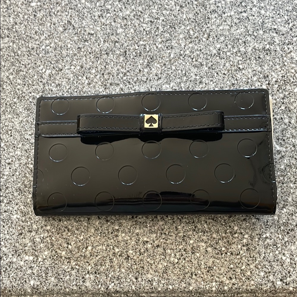 Kate Spade Black Wallet Sleek Design
